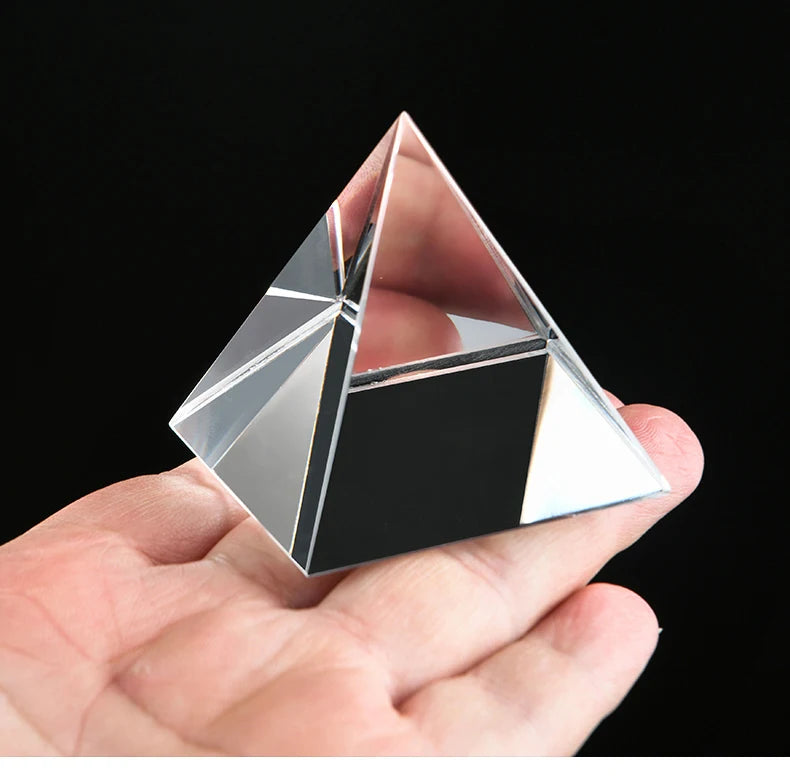 Slique-Glass-Pyramid