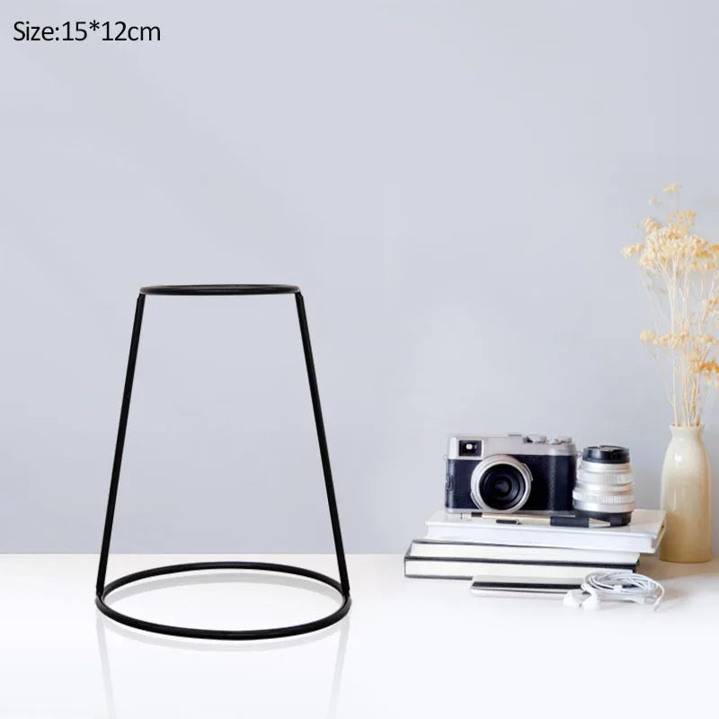 Slique-Nordic-Style-Metal-Frame-Vase