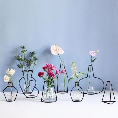 Slique-Nordic-Style-Metal-Frame-Vase