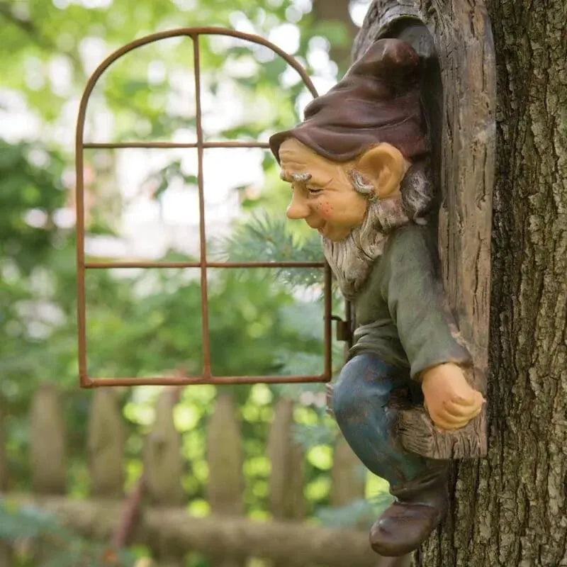 Slique-Tree-mounted-Gnome-Decoration